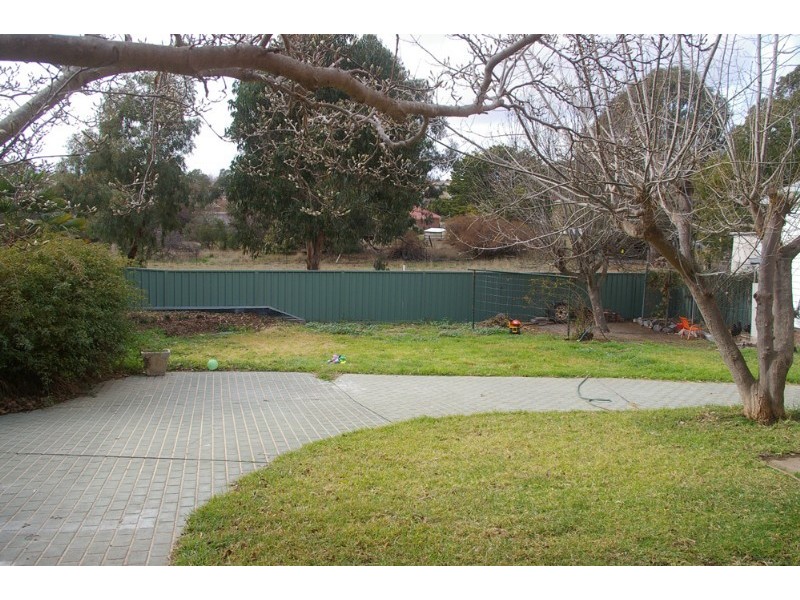 24 Shaw Street, Yass NSW 2582