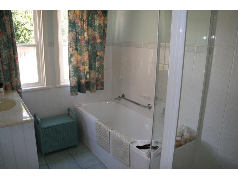 61 Rossi Street, Yass NSW 2582