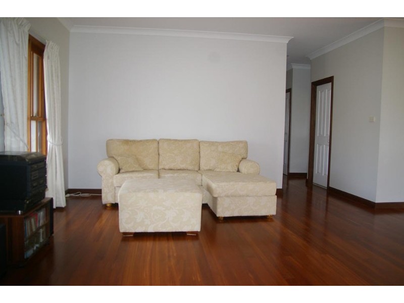 7 Glover Drive, Yass NSW 2582