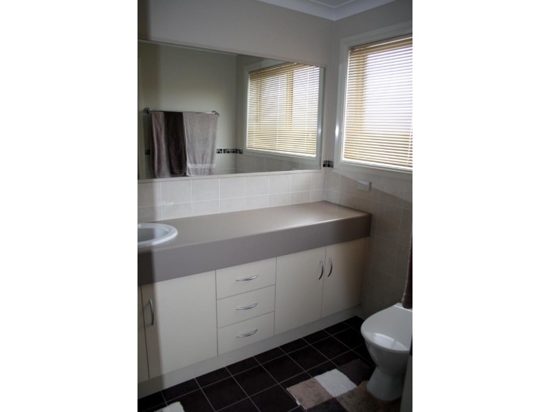 20 Barber Street, Yass NSW 2582