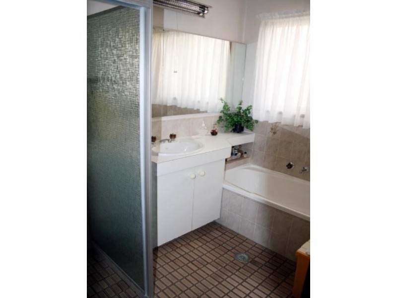 22 Merriman Drive, Yass NSW 2582