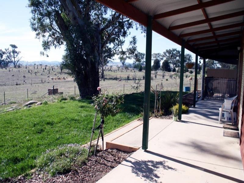 11 Eucalypt Drive, Yass NSW 2582