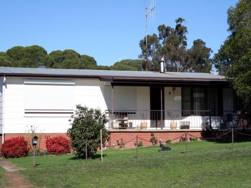 4 Lead Street, Yass NSW 2582