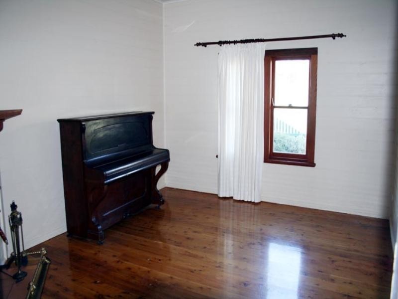 21 Mont Street, Yass NSW 2582