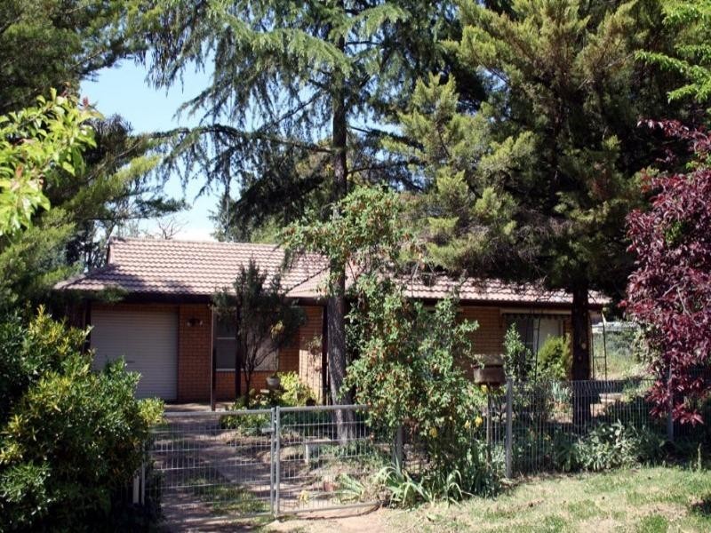 8 Dutton Street, Yass NSW 2582