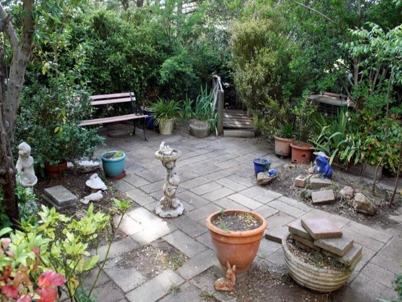 8 Dutton Street, Yass NSW 2582