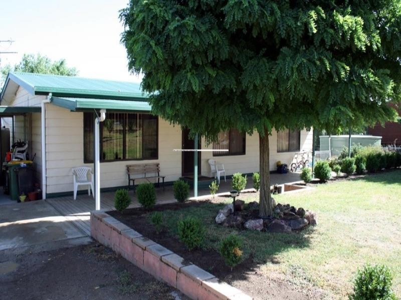 11 Monteagle Street, Binalong NSW 2584