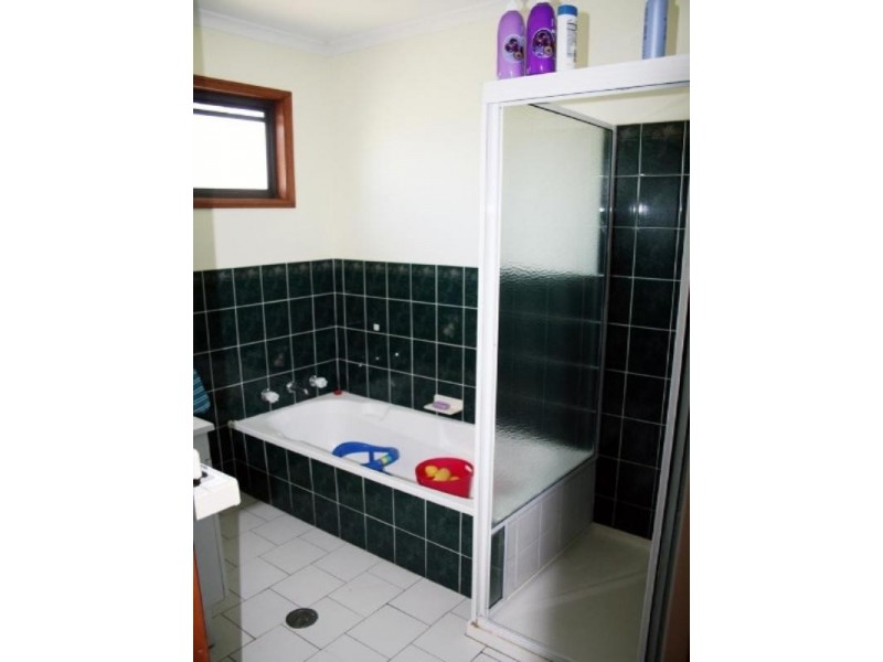 11 Monteagle Street, Binalong NSW 2584