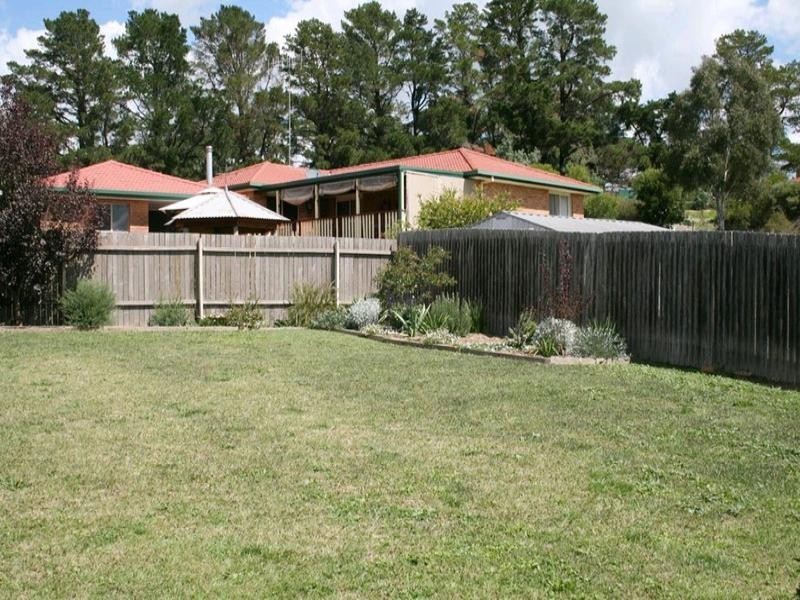 22 Shantalla Crescent, Yass NSW 2582