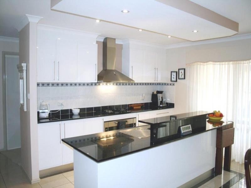 8 Nicholls Drive, Yass NSW 2582