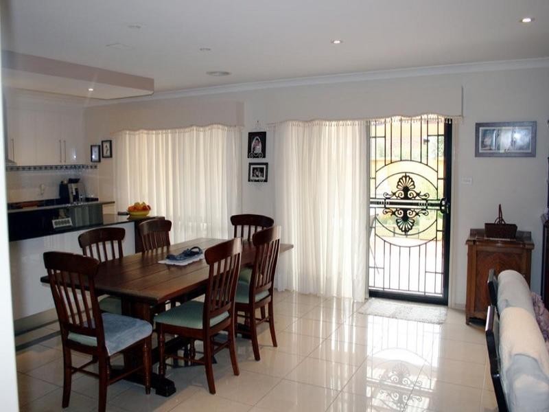 8 Nicholls Drive, Yass NSW 2582