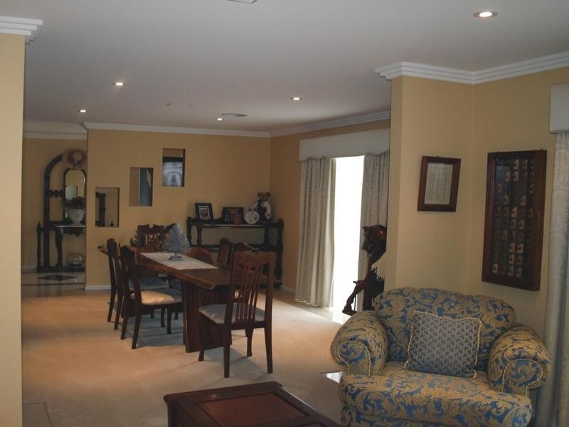 8 Nicholls Drive, Yass NSW 2582