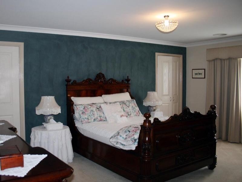 8 Nicholls Drive, Yass NSW 2582