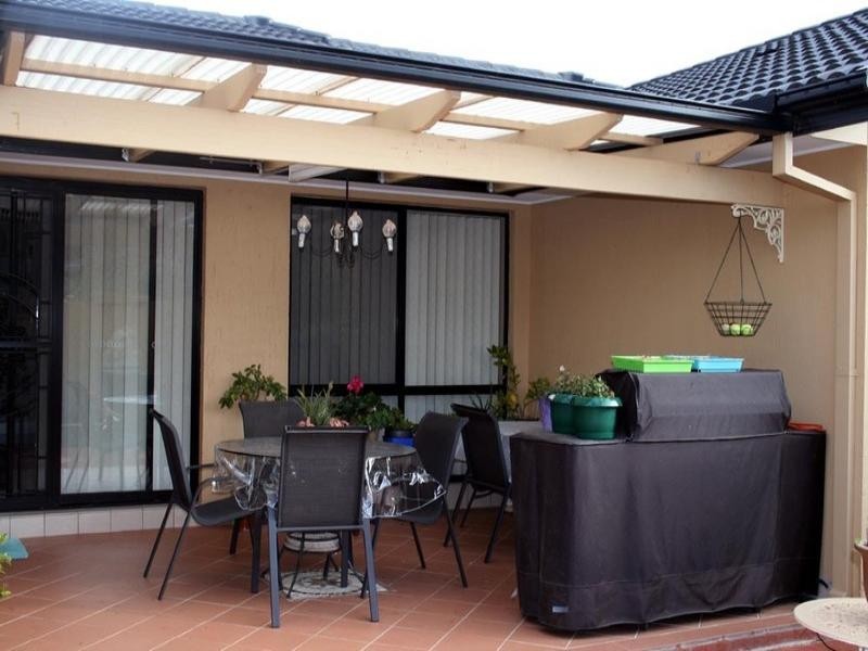 8 Nicholls Drive, Yass NSW 2582