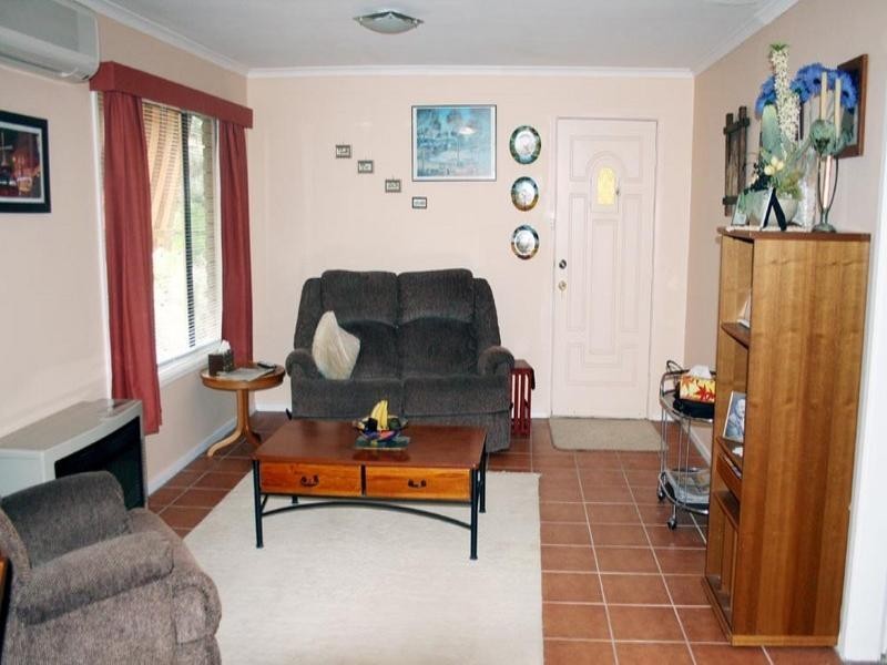 8 Irvine Drive, Yass NSW 2582