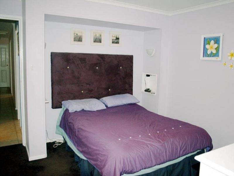 8 Irvine Drive, Yass NSW 2582