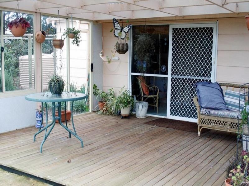 8 Irvine Drive, Yass NSW 2582