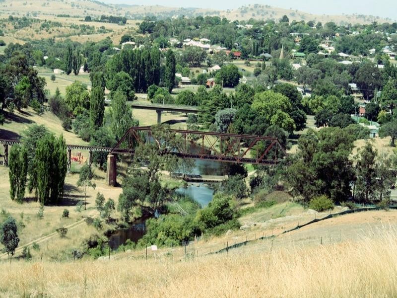 19 Irvine Drive, Yass NSW 2582