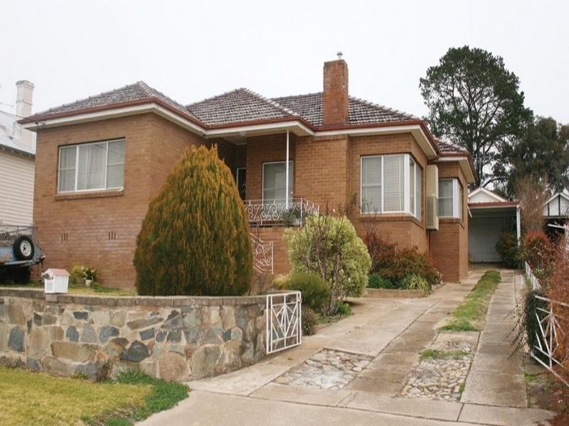 17 Shaw Street, Yass NSW 2582