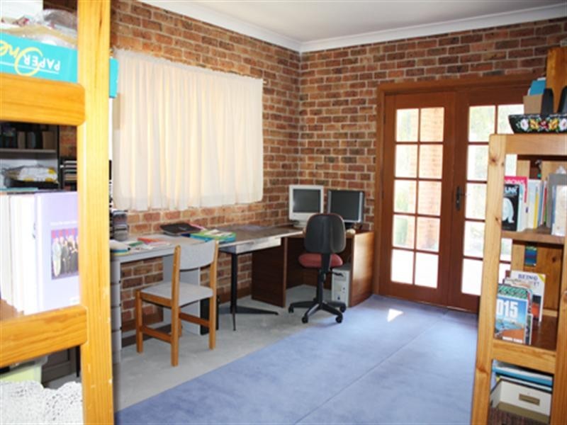 30 Taylor Place, Queanbeyan NSW 2620