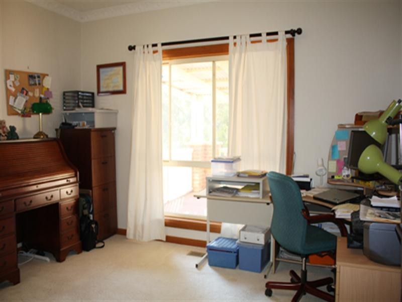 30 Taylor Place, Queanbeyan NSW 2620
