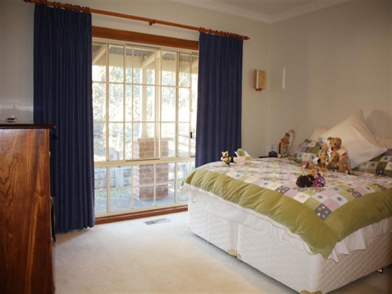 30 Taylor Place, Queanbeyan NSW 2620