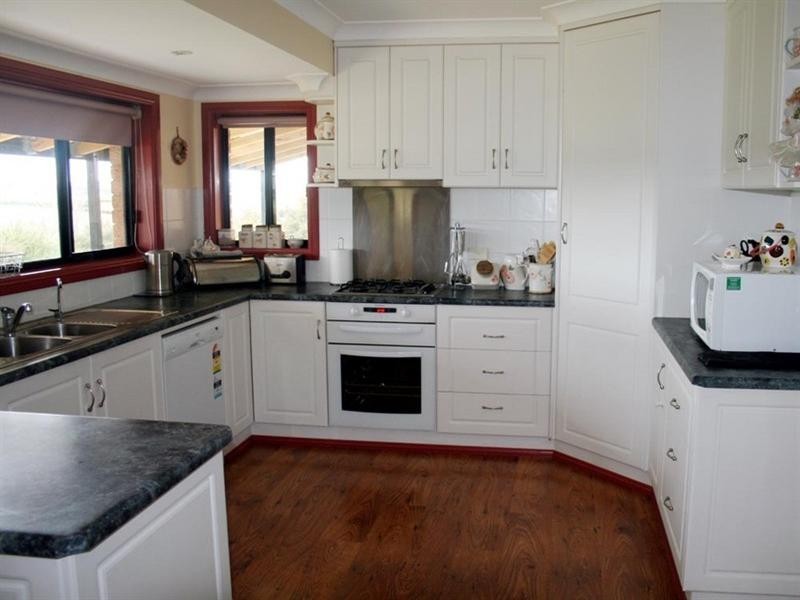 16 River Avenue, Yass NSW 2582