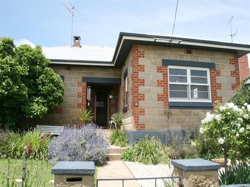 14 Rossi Street, Yass NSW 2582