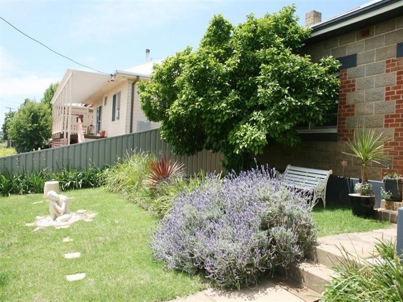 14 Rossi Street, Yass NSW 2582