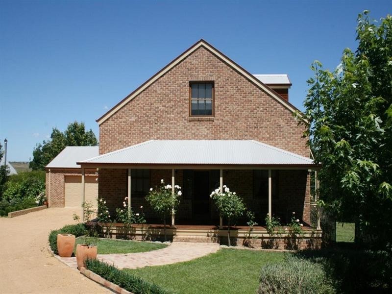 8a Shearsby Crescent, Yass NSW 2582