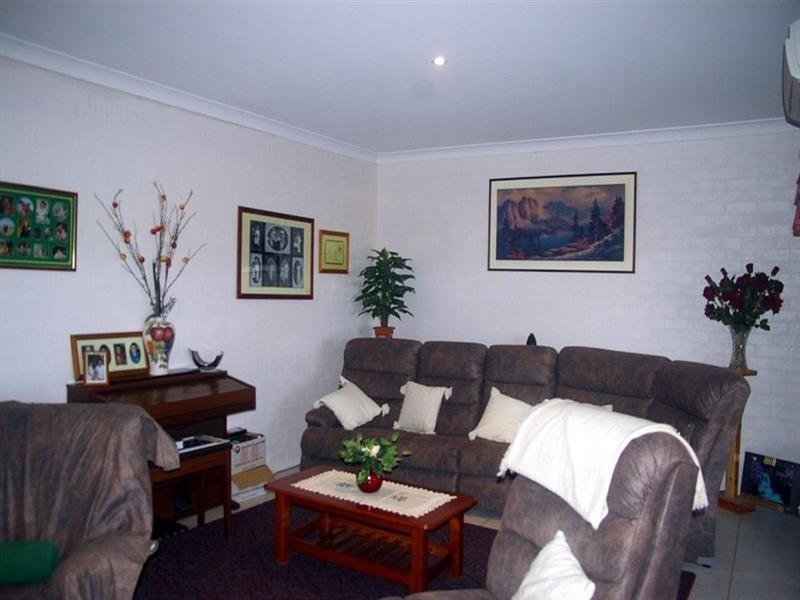 19 Shearsby Crescent, Yass NSW 2582