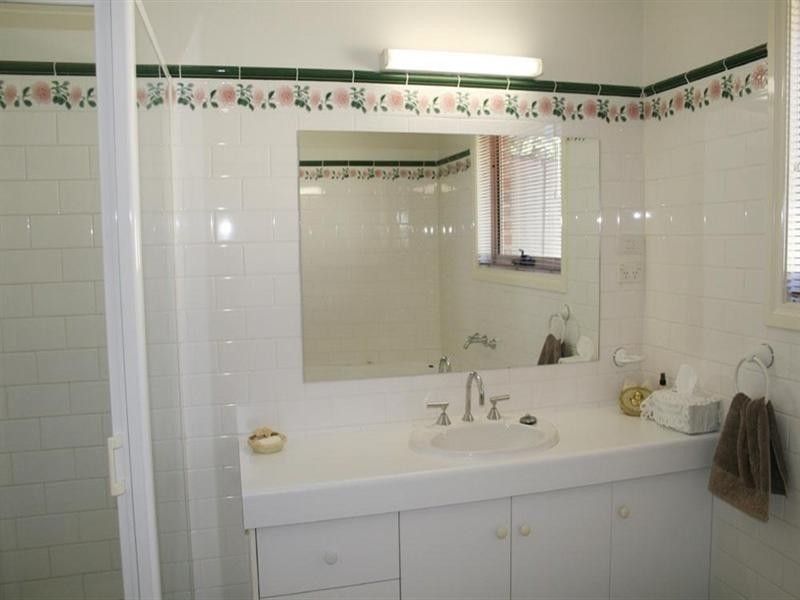 6 Merriman Drive, Yass NSW 2582