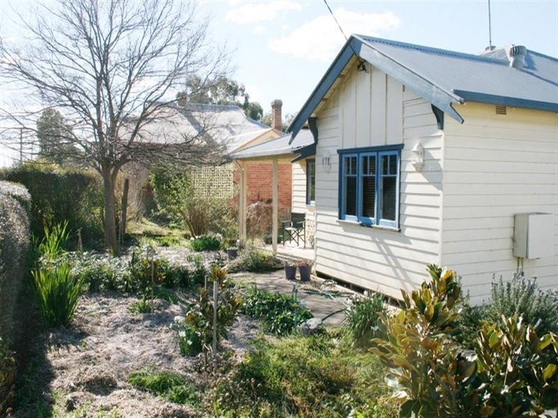 6 Shaw Street, Yass NSW 2582