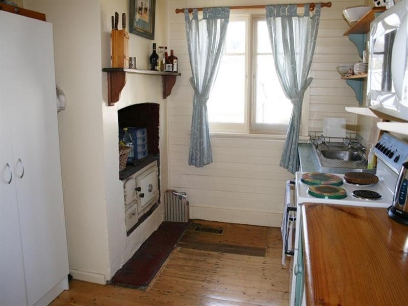 6 Shaw Street, Yass NSW 2582