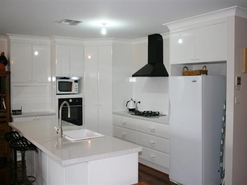 4 Clifton Place, Yass NSW 2582