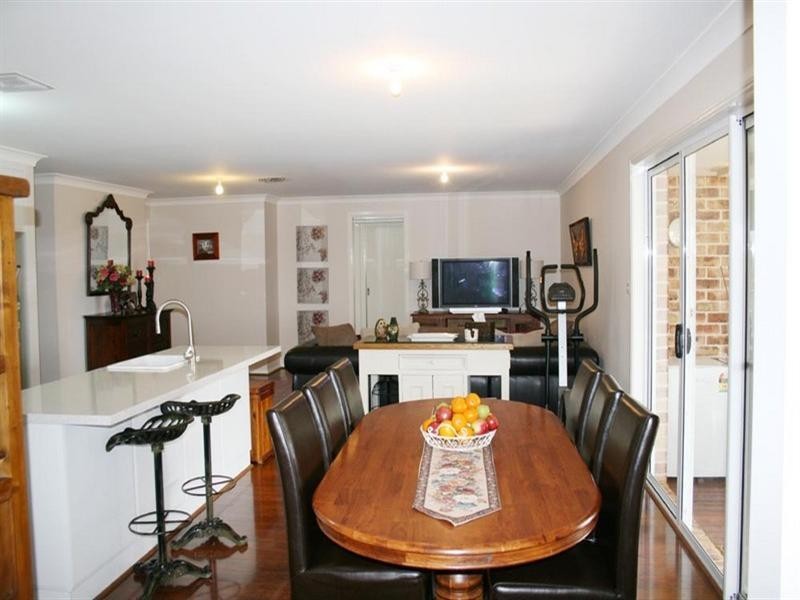 4 Clifton Place, Yass NSW 2582