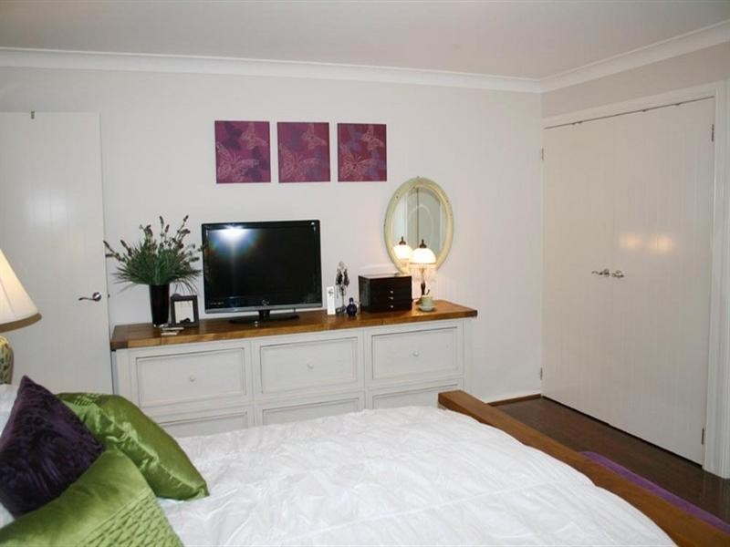 4 Clifton Place, Yass NSW 2582