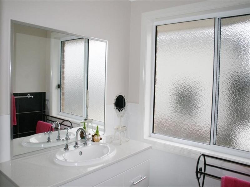 4 Clifton Place, Yass NSW 2582