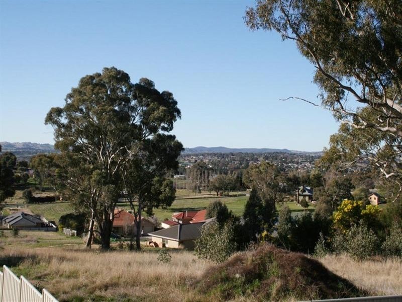 4 Clifton Place, Yass NSW 2582