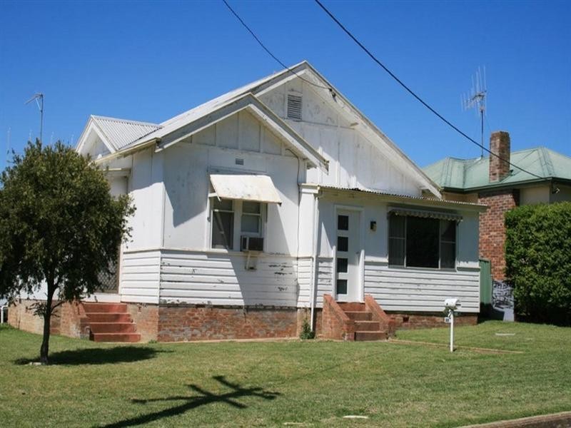 30 Mont Street, Yass NSW 2582