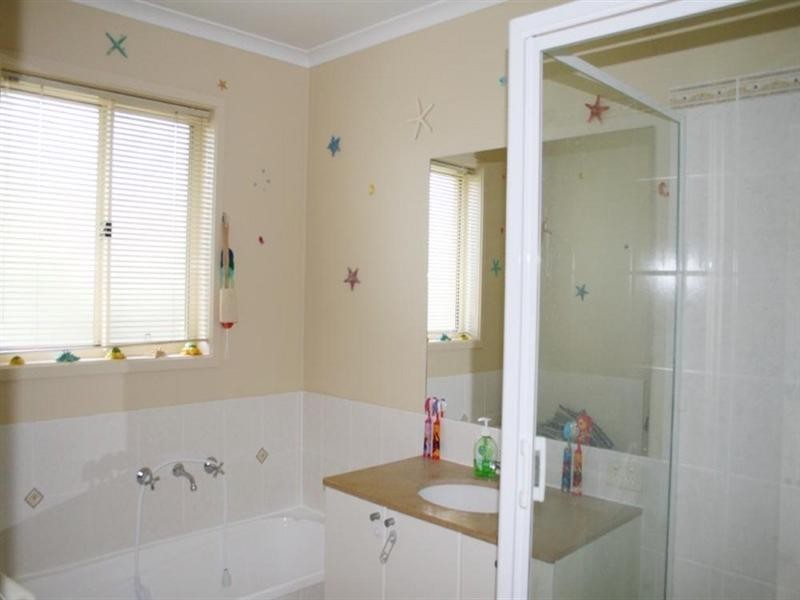 6 Brennan Street, Yass NSW 2582