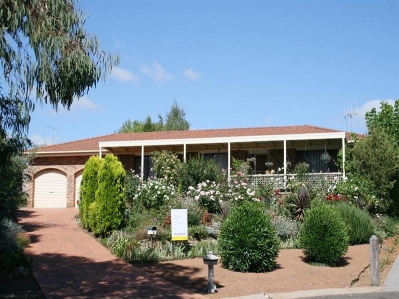 8 Stubbs Place, Yass NSW 2582