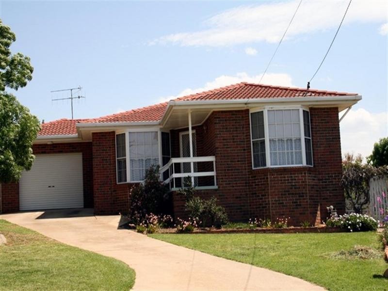 29 Mcbean Parade, Yass NSW 2582