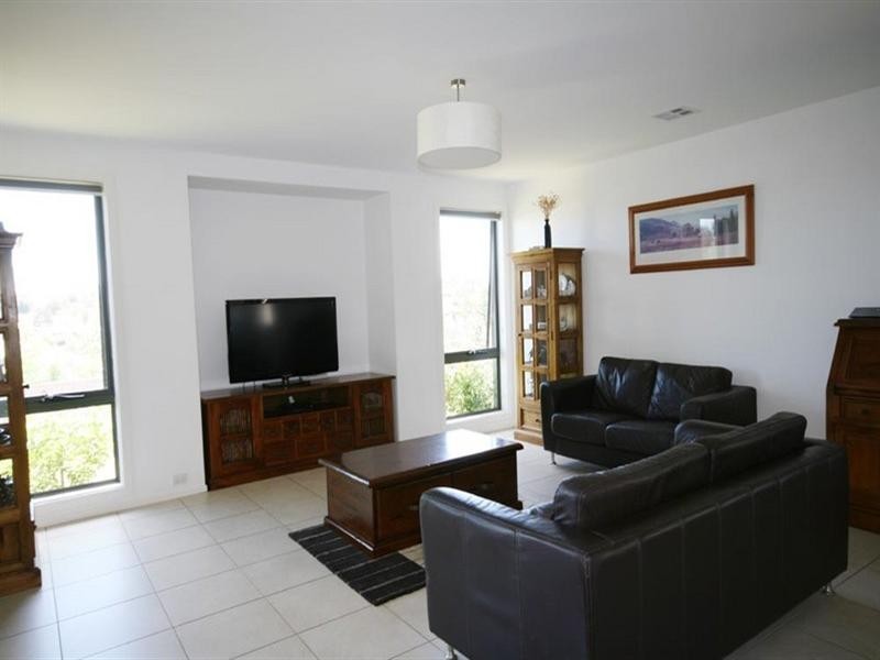 9 Wilson Place, Yass NSW 2582