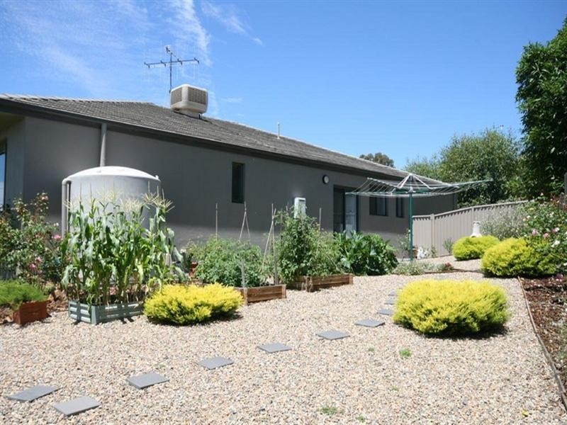 9 Wilson Place, Yass NSW 2582