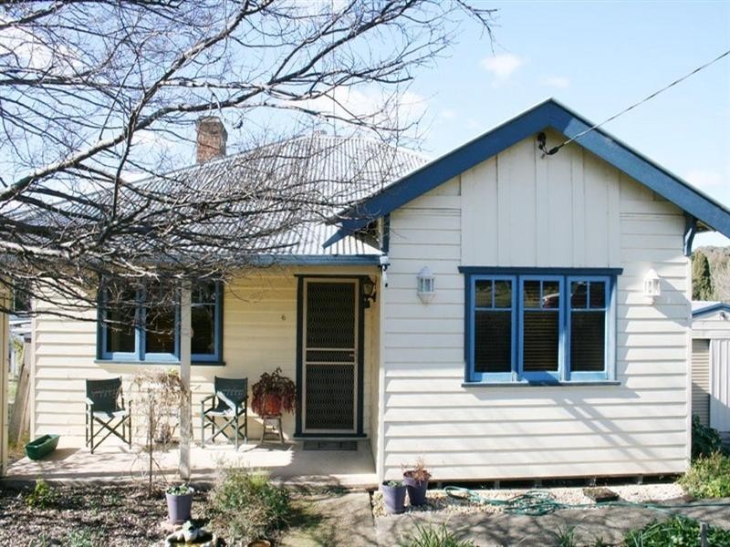 6 Shaw Street, Yass NSW 2582