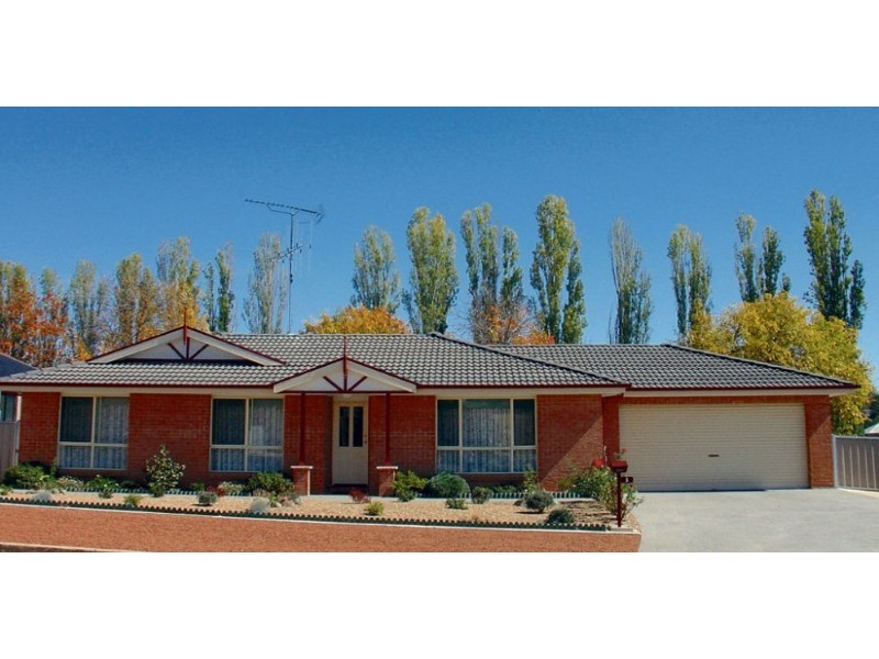 1 Merriman Drive, Yass NSW 2582