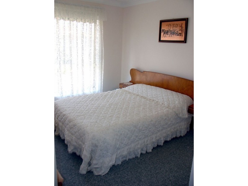 1 Merriman Drive, Yass NSW 2582