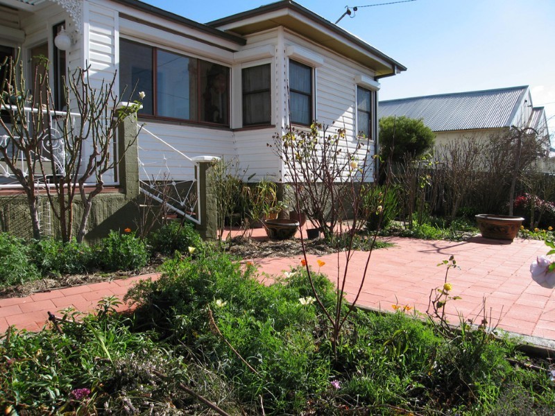 27 Mcintosh Street, Queanbeyan NSW 2620