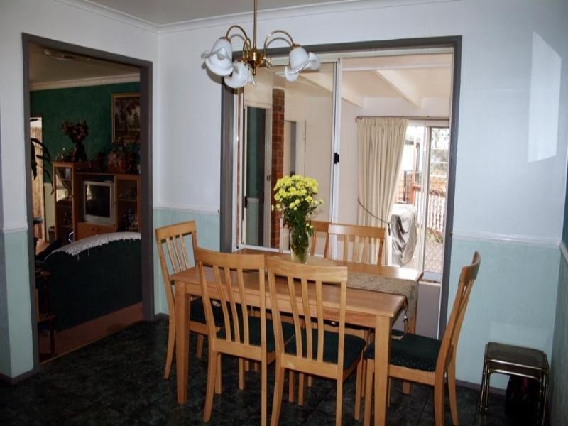 17 Throsby Close, Queanbeyan NSW 2620